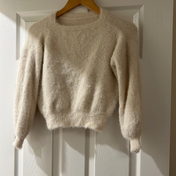Fuzzy cream cropped sweater Size S - Picture 1 of 2
